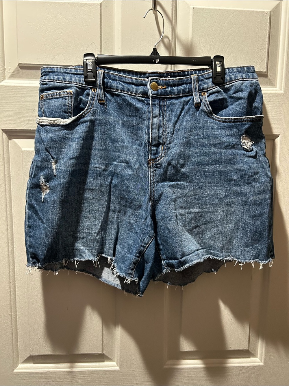 Universal Thread High Rise Distressed Blue Denim Boyfriend Cutoff Shorts Size 16